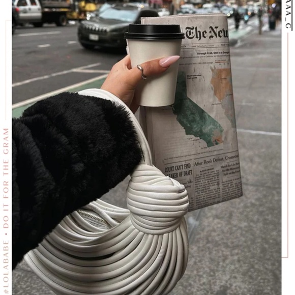 White purse - Picture 4 of 4